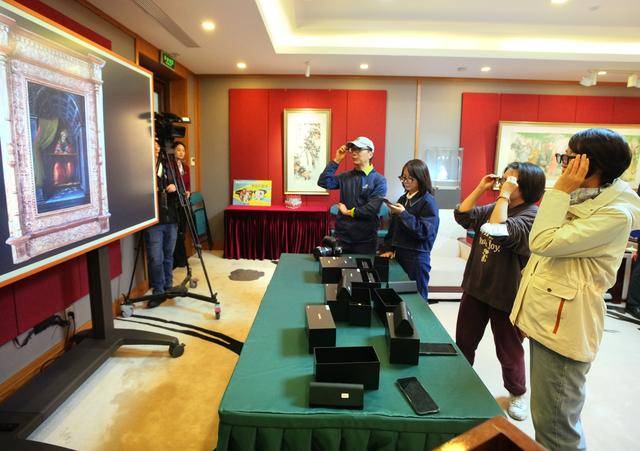 AI眼镜助力美育普及