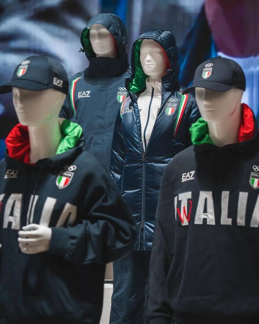 赛场中的秀场：盘点本届冬奥会队服的时尚叙事