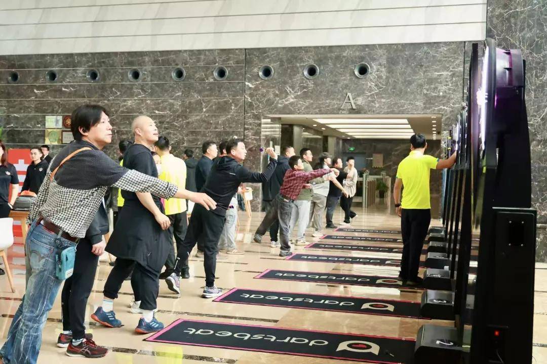 队服焕新、IP首发、商圈联动！“梅”好生活园区运动季启幕